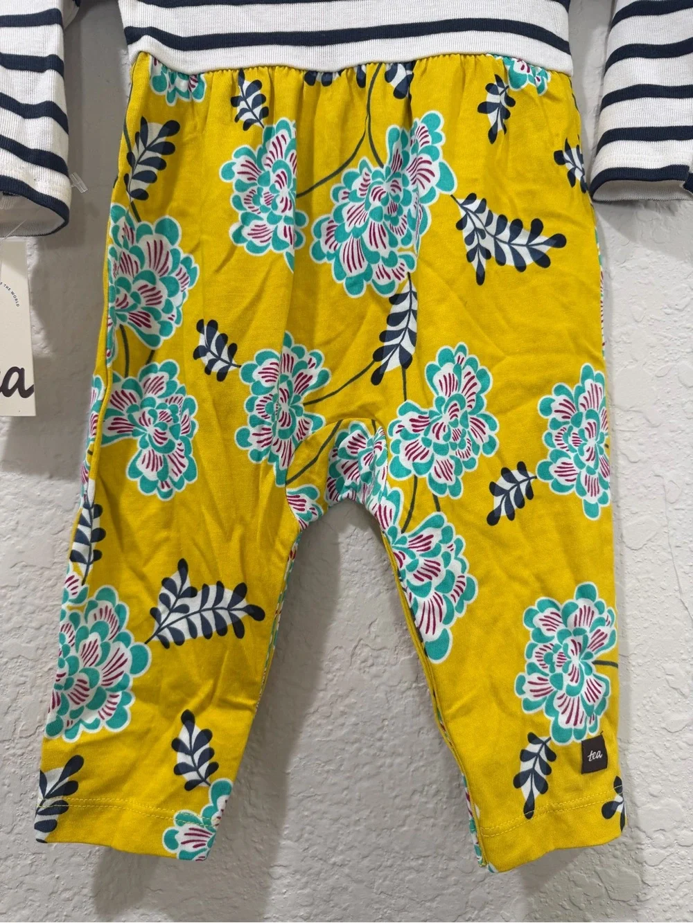 Tea collection chinese chrysanthemum print mix baby romper Size 3-6 Month
